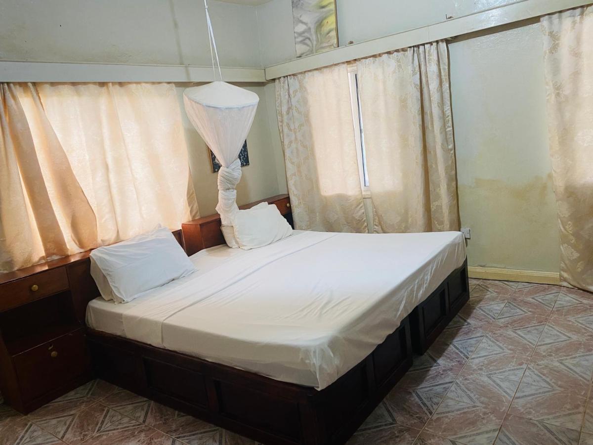One World Village Guesthouse Bakau Exterior foto